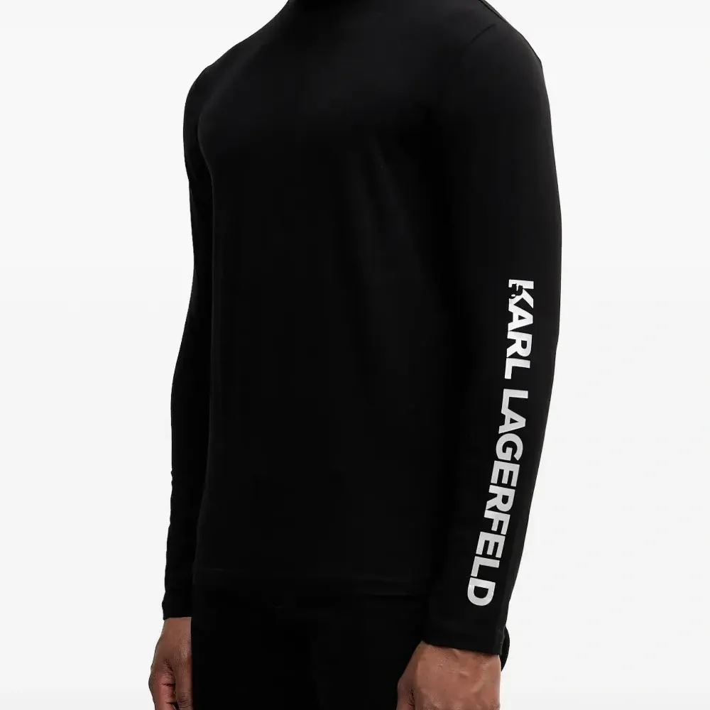 Футболка с длинным рукавом и логотипом Футболка с длинным рукавом и логотипом