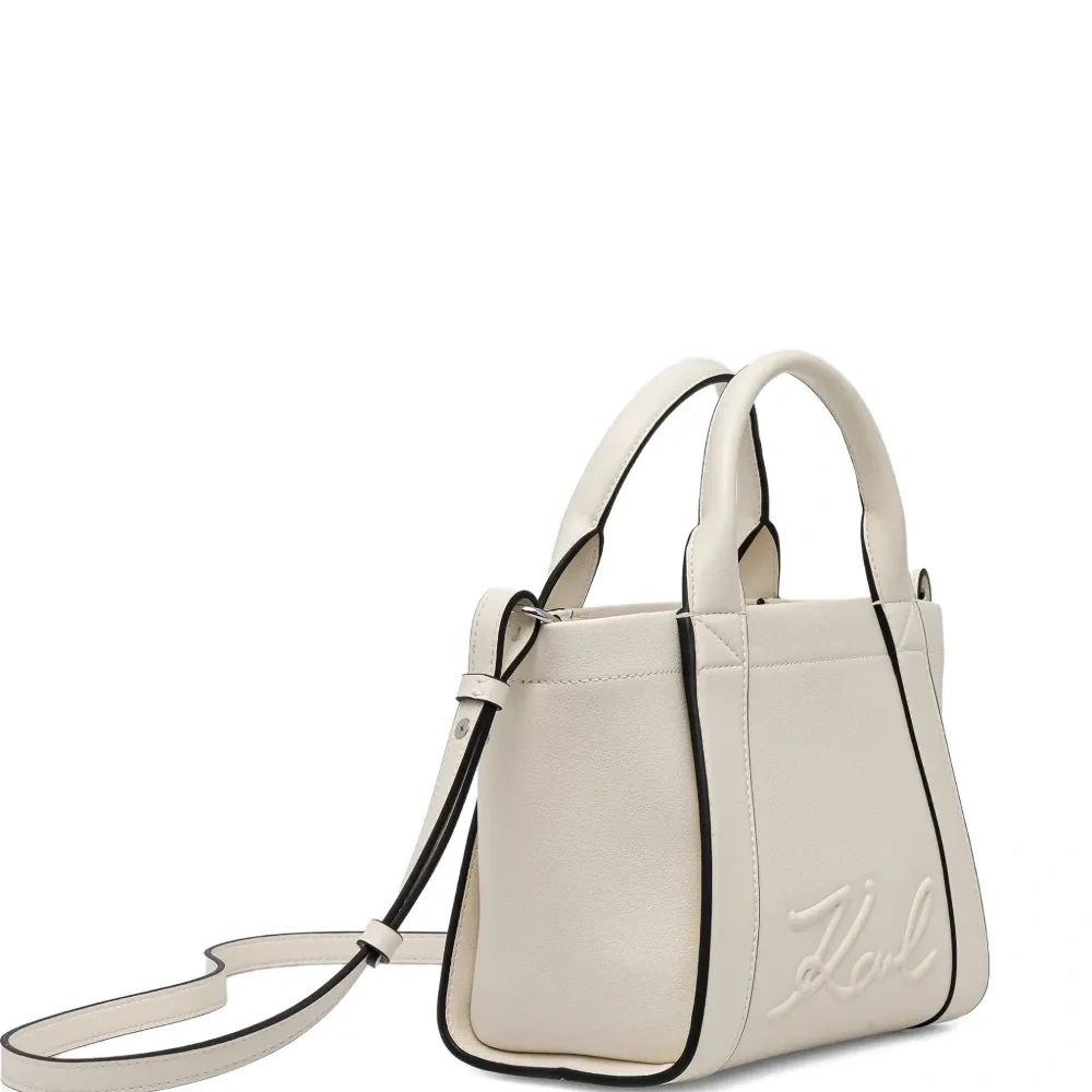 Сумка-тоут с тиснёным логотипом Сумка-тоут с тиснёным логотипом