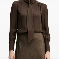 Блузка с завязкой на шее