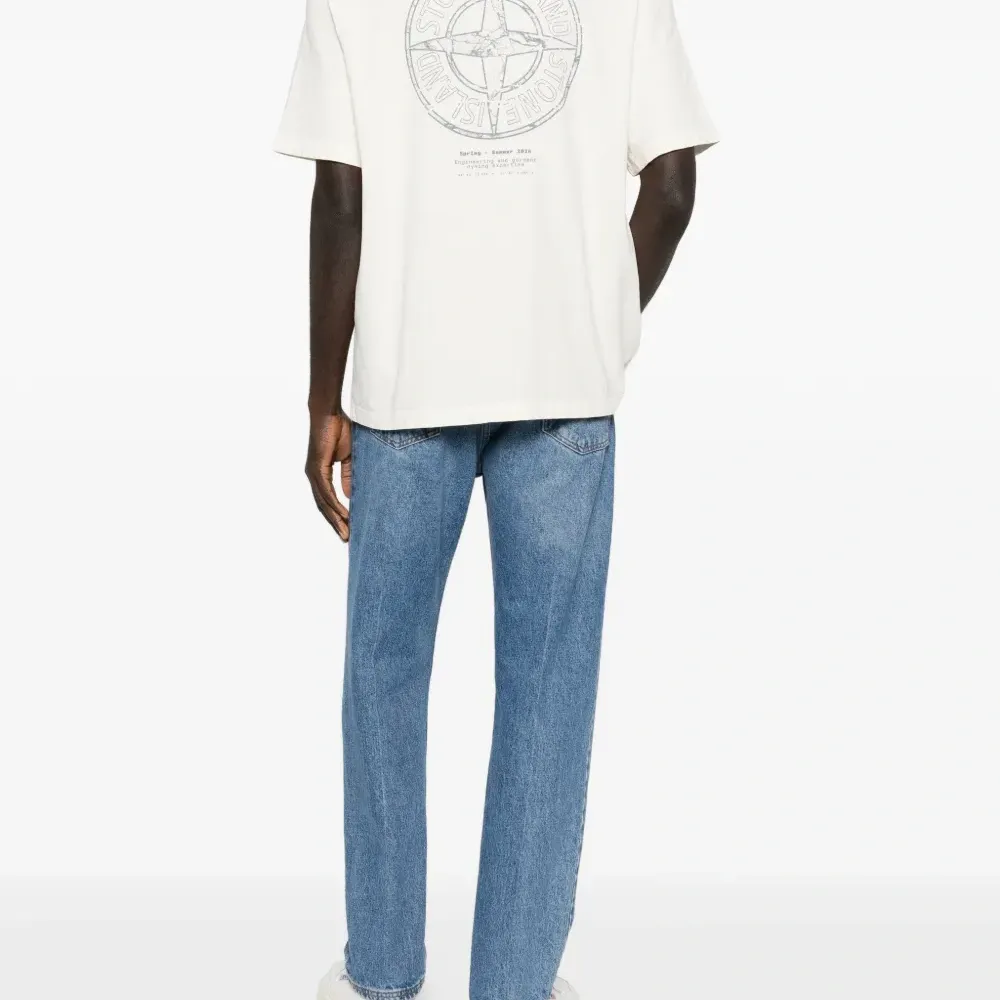 Футболка с надписью