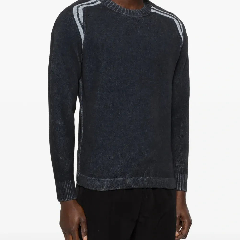 Джемпер с круглым вырезом и полосатой отделкой