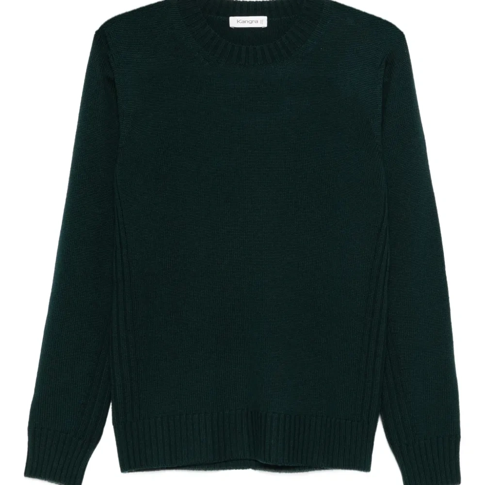 Вязаный свитер с круглым вырезом