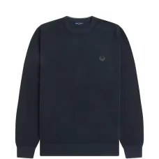 Свитер с вышитым логотипом