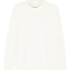 Свитер с высоким воротником