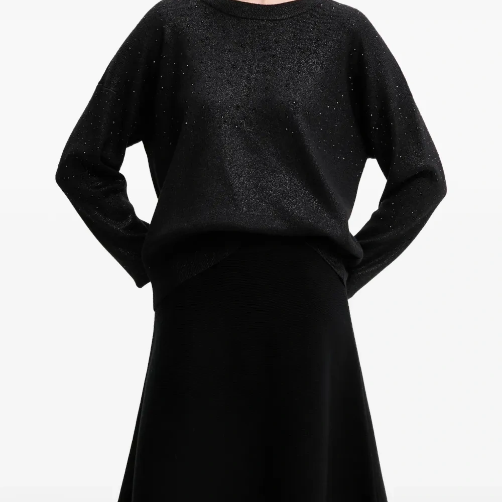 Свитер с блестящим декором