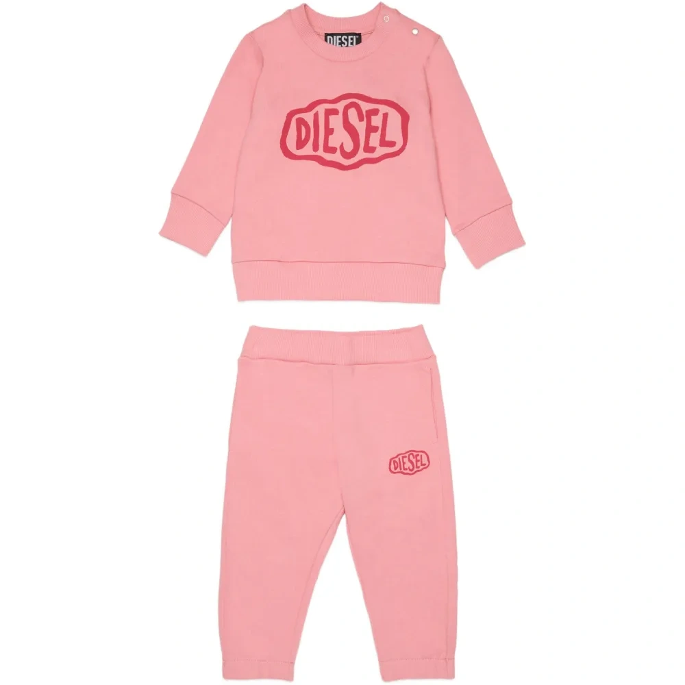 Спортивный костюм с логотипом