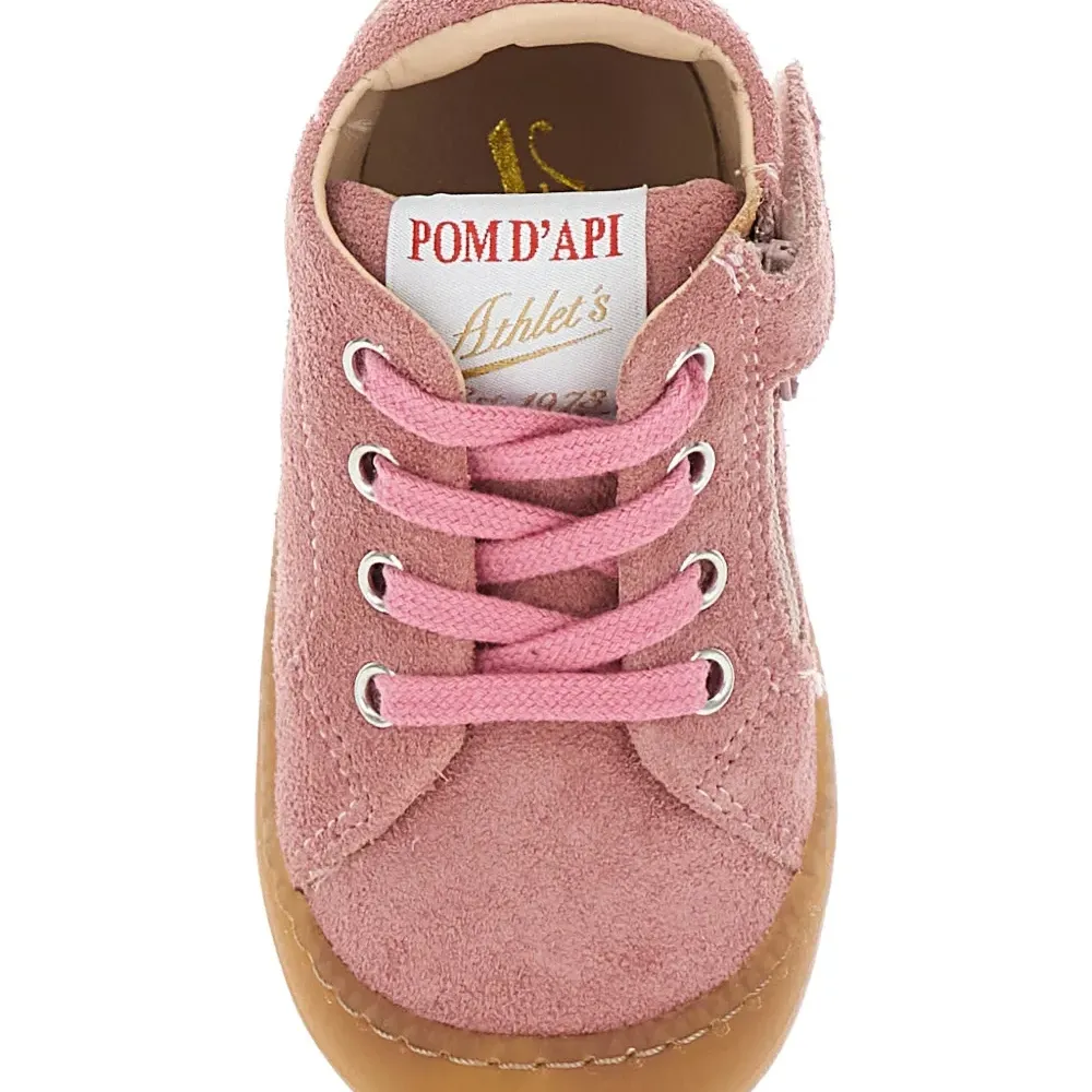 Замшевые кроссовки на низкой подошве Замшевые кроссовки на низкой подошве