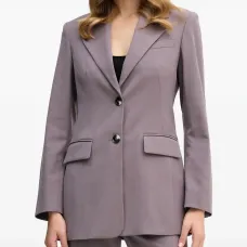 Блейзер на пуговицах с V-образным вырезом