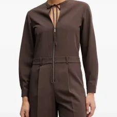 Комбинезон с галстуком на шее