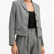 Укороченный пиджак на пуговицах