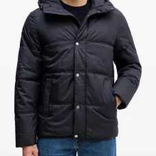 Стеганая куртка с капюшоном Стеганая куртка с капюшоном