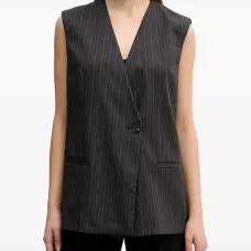 Жилет в полоску с V-образным вырезом