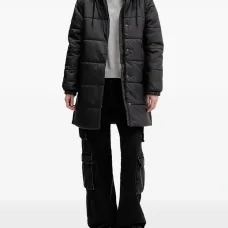 Стеганая пуховая куртка с капюшоном