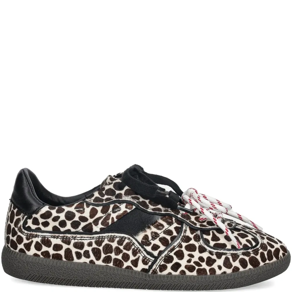 Кроссовки August на шнуровке