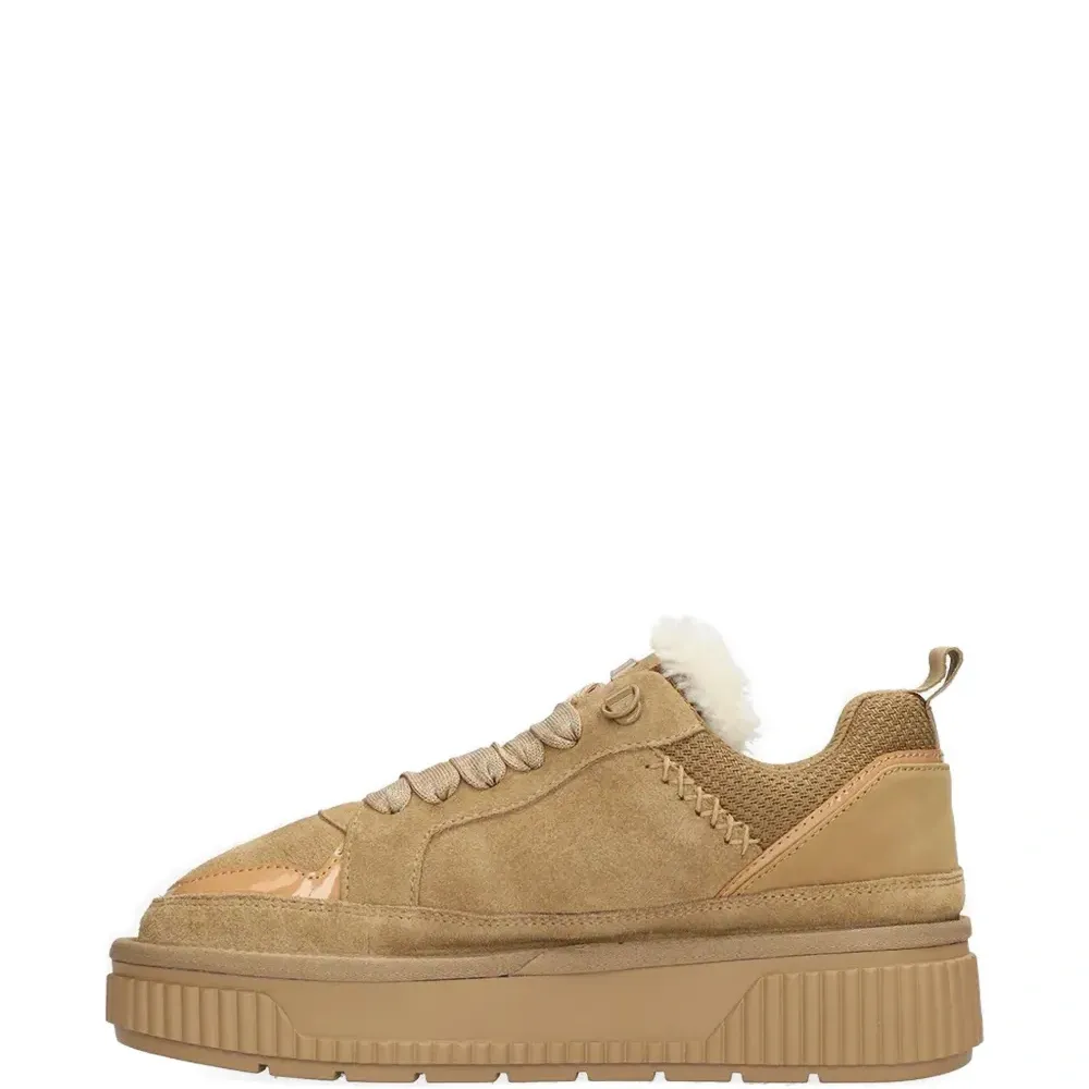 Пушистые кроссовки на платформе