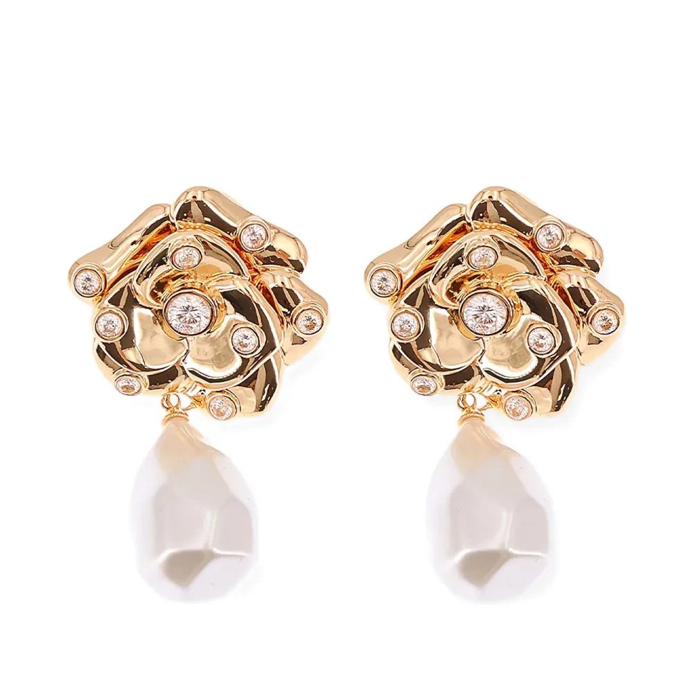 Серьги-подвески с жемчугом в форме цветка