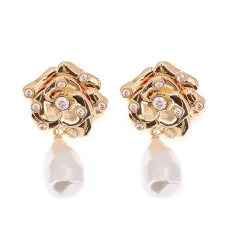 Серьги-подвески с жемчугом в форме цветка