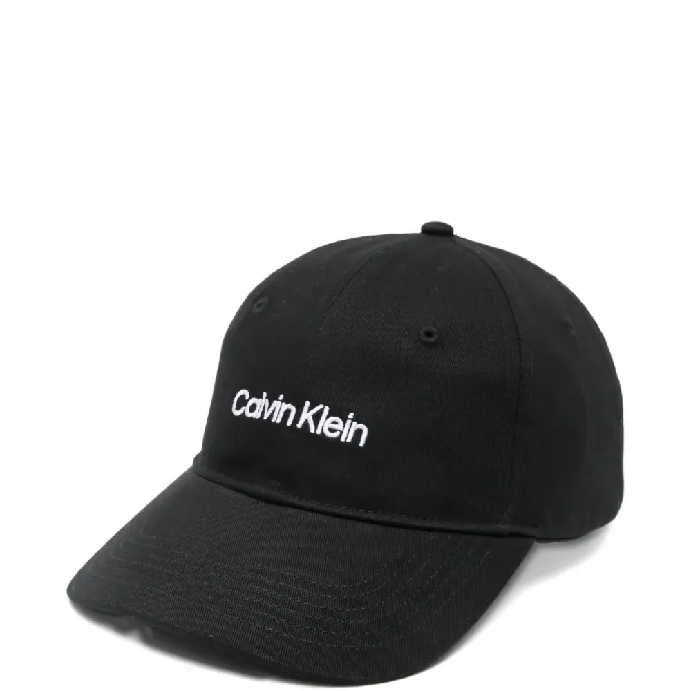 Бейсболка с логотипом