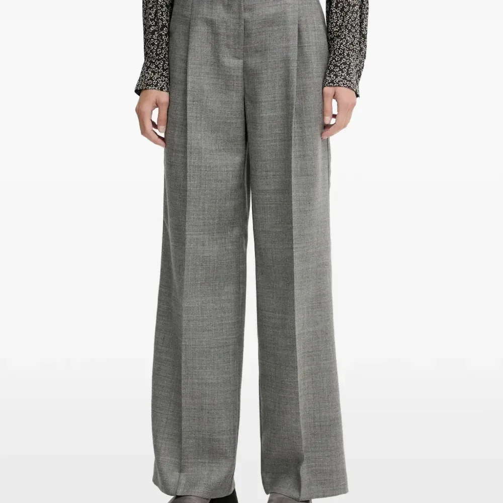 Брюки свободного кроя