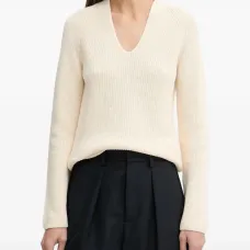 Свитер с V-образным вырезом