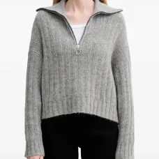 Свитер с молнией на воротнике