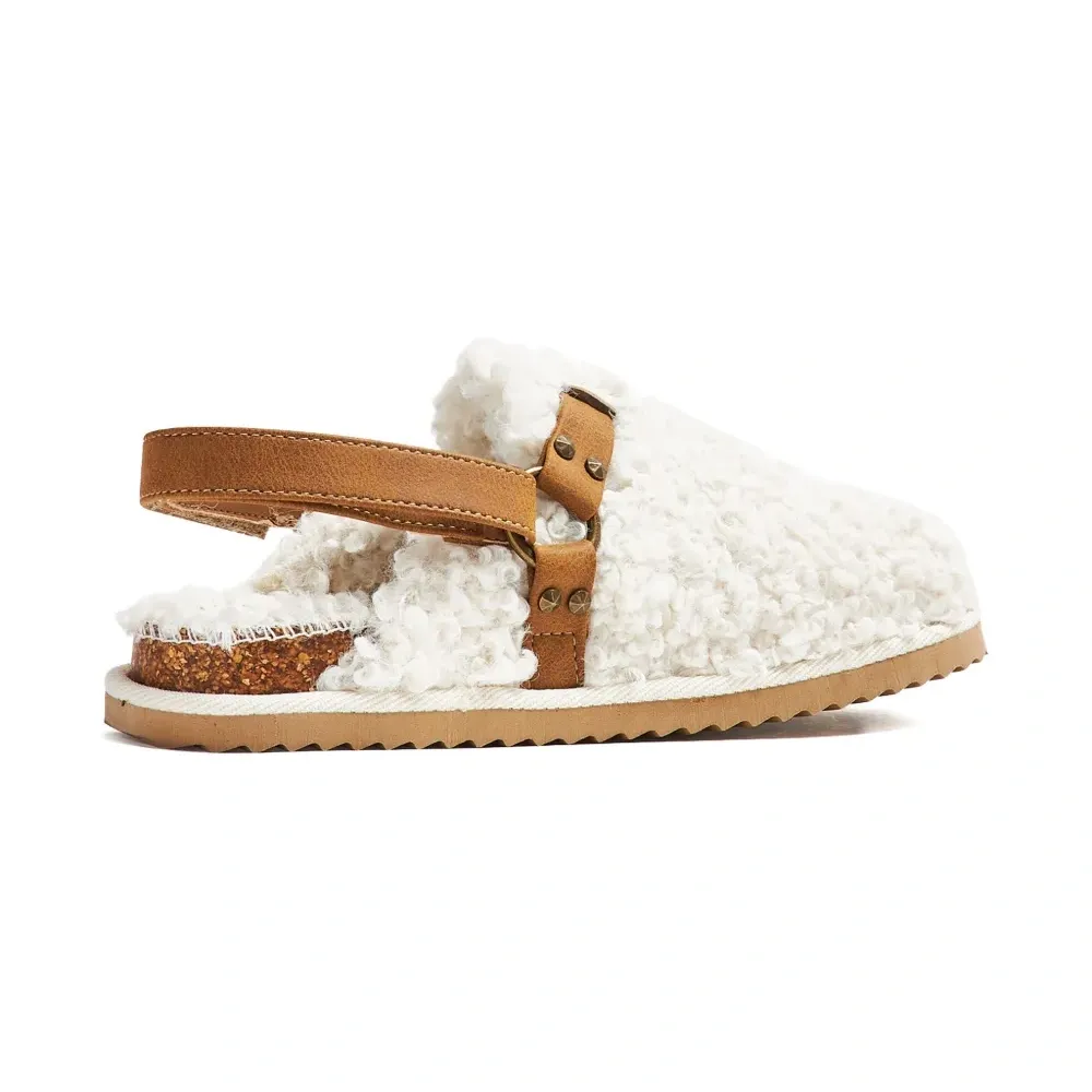 Тапочки с ремешками