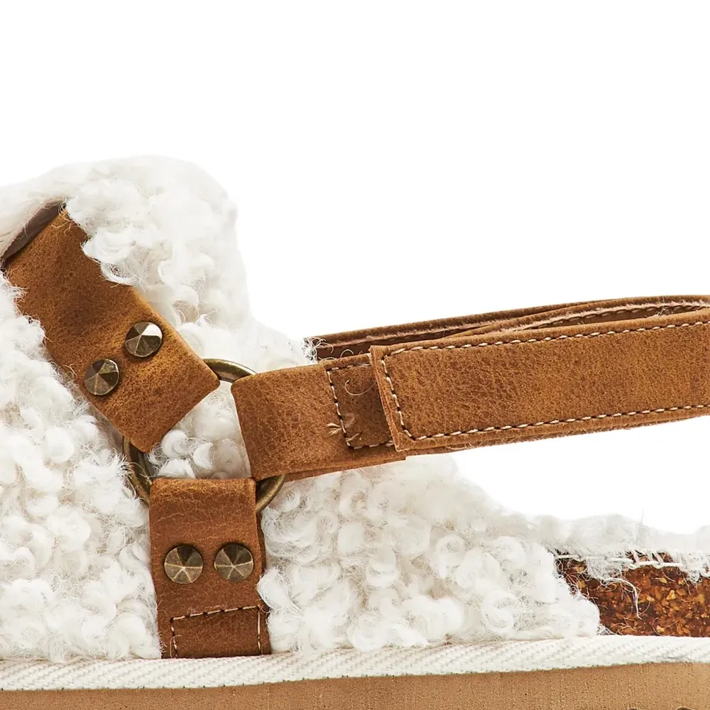 Тапочки с ремешками