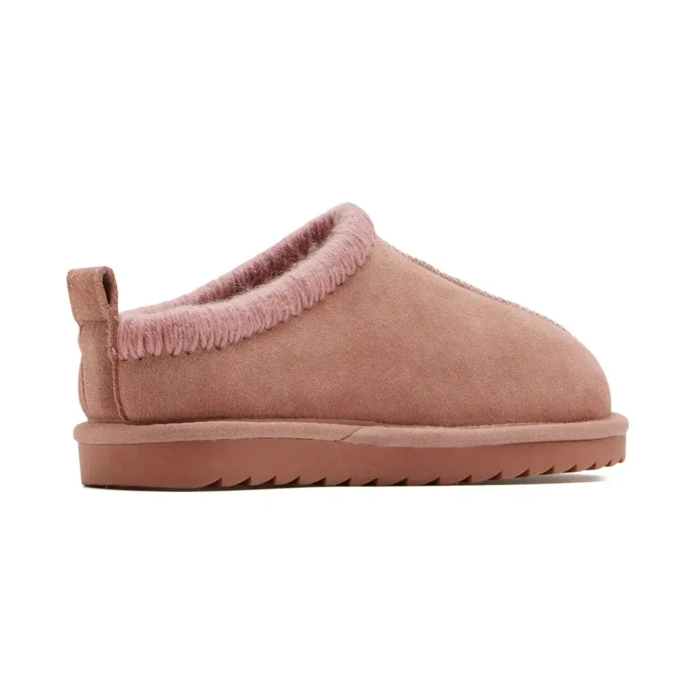 Тапочки с отделкой в виде язычка Тапочки с отделкой в виде язычка