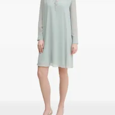 Мини-платье с длинными рукавами и галстуком на шее