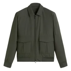 Куртка с воротником и карманами