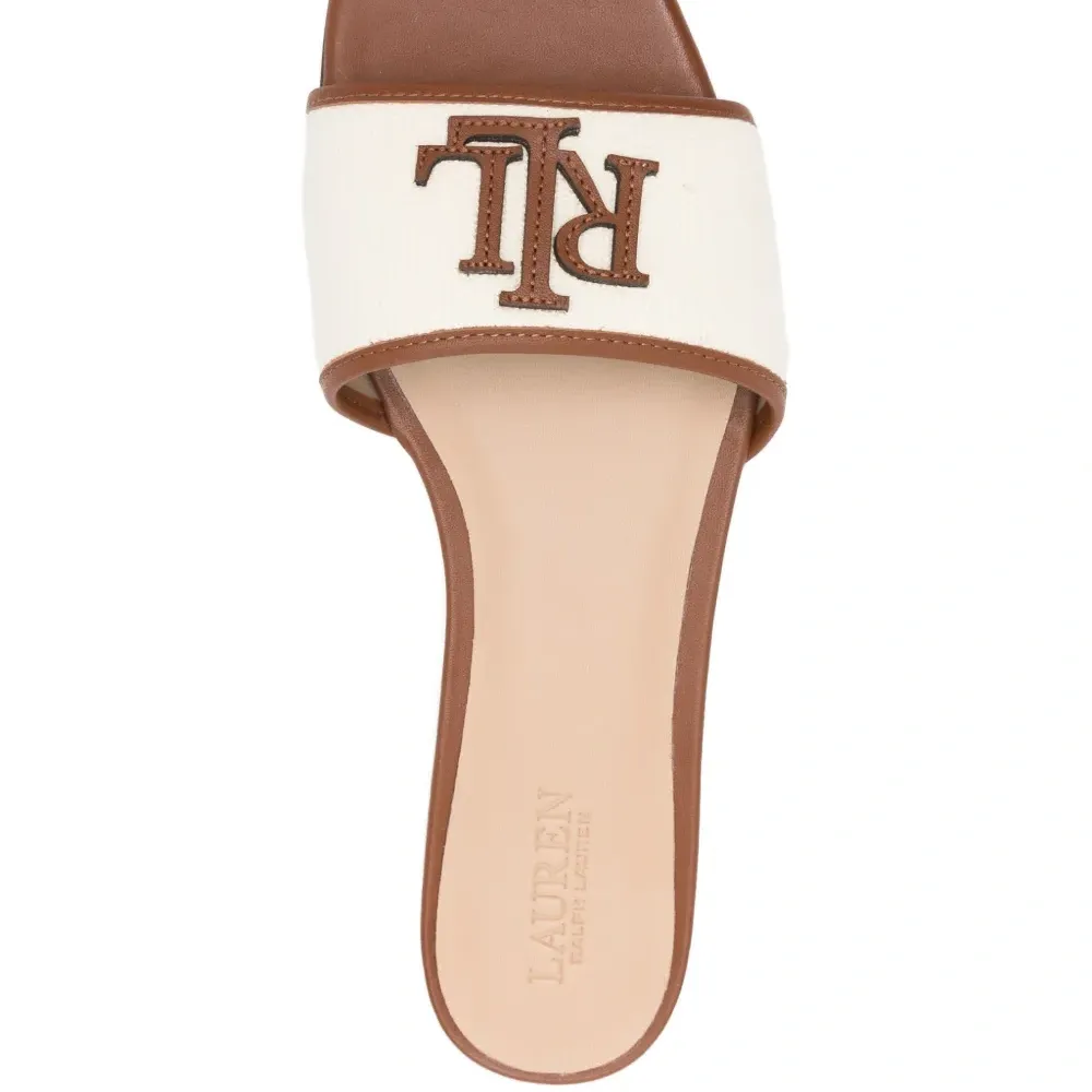 Сандалии с монограммой