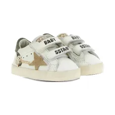 Кроссовки с аппликацией в виде звезд