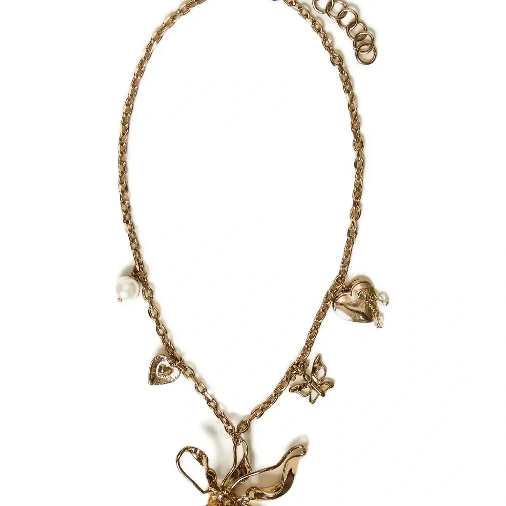 Ожерелье с подвеской в виде цветка