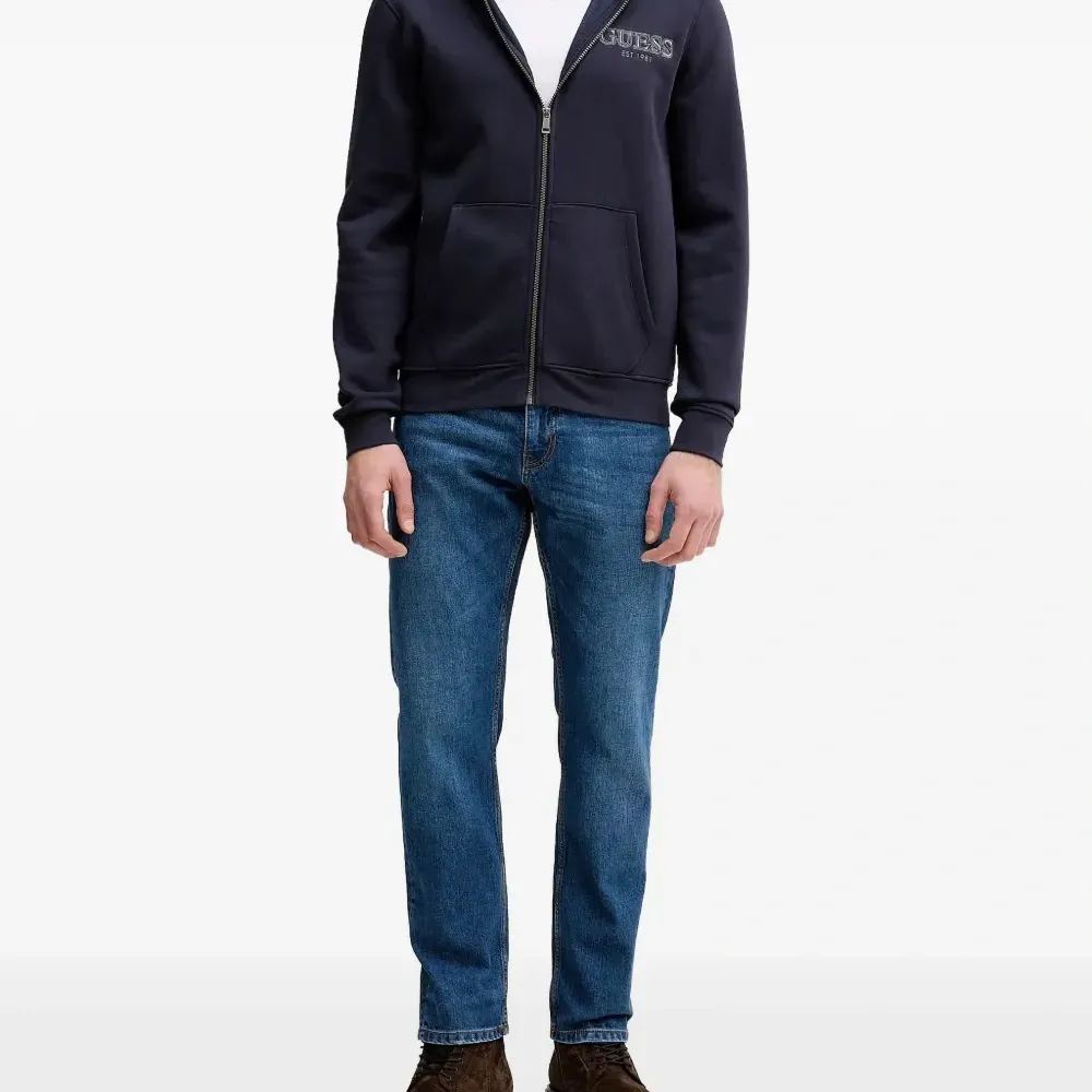 Толстовка с логотипом на молнии