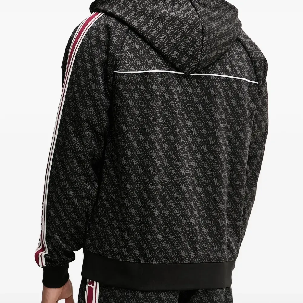 Толстовка с полосками и монограммным узором