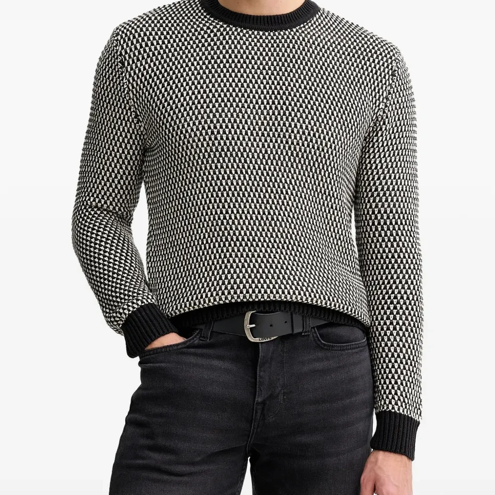 Джемпер с узором и круглым вырезом