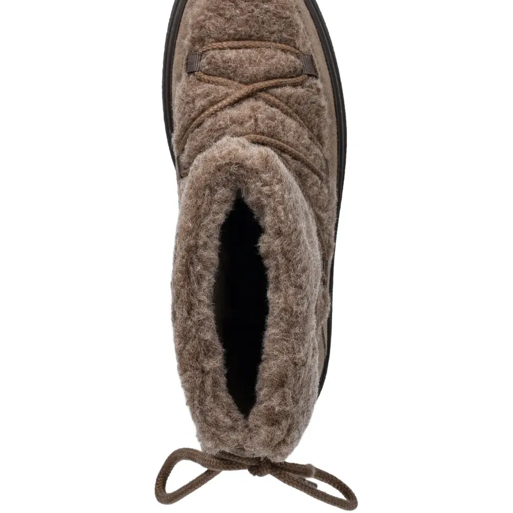 Ботинки на шнуровке