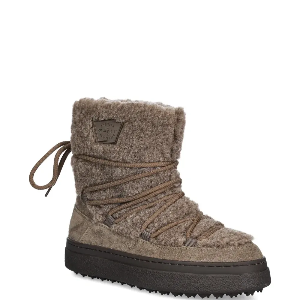 Ботинки на шнуровке