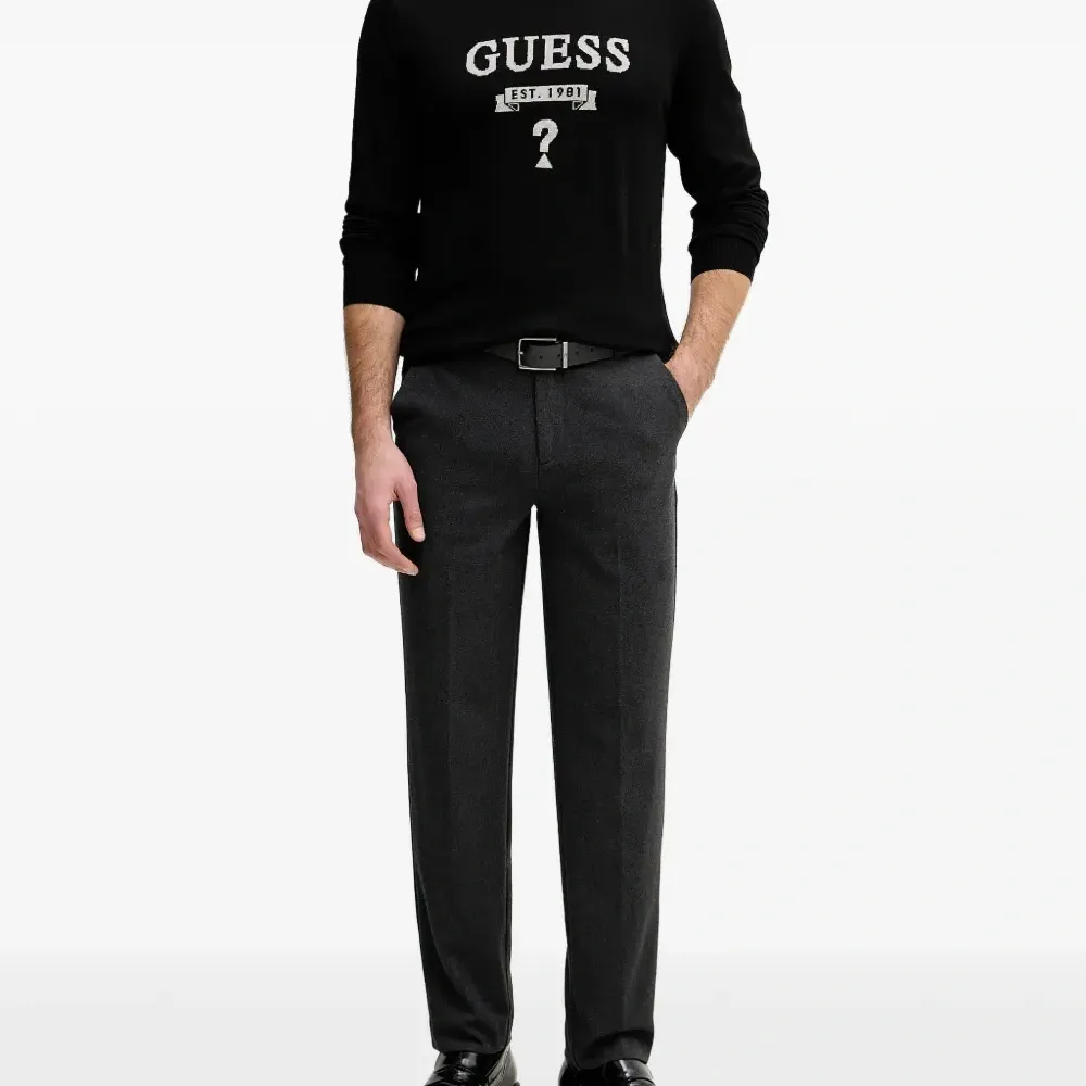 Джемпер с круглым вырезом и длинными рукавами