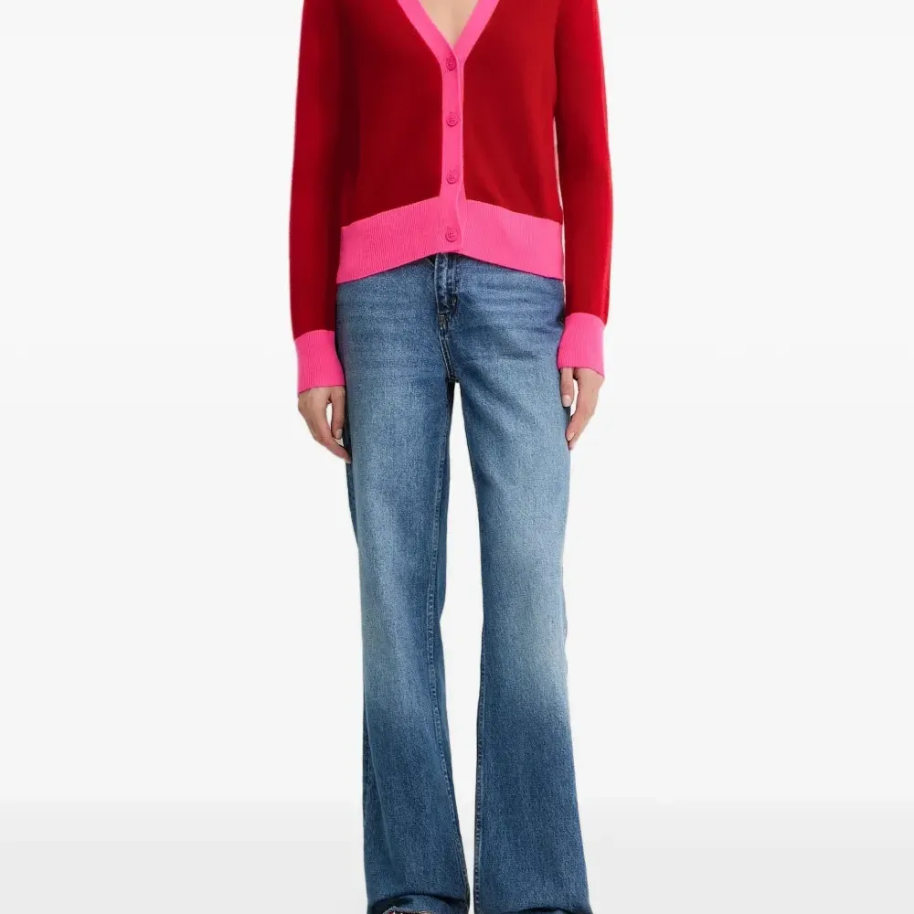 Кардиган на пуговицах с V-образным вырезом