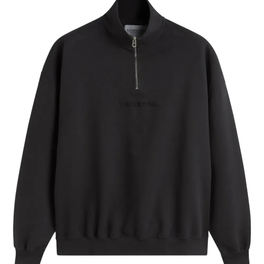 Свитшот с четверной молнией и логотипом