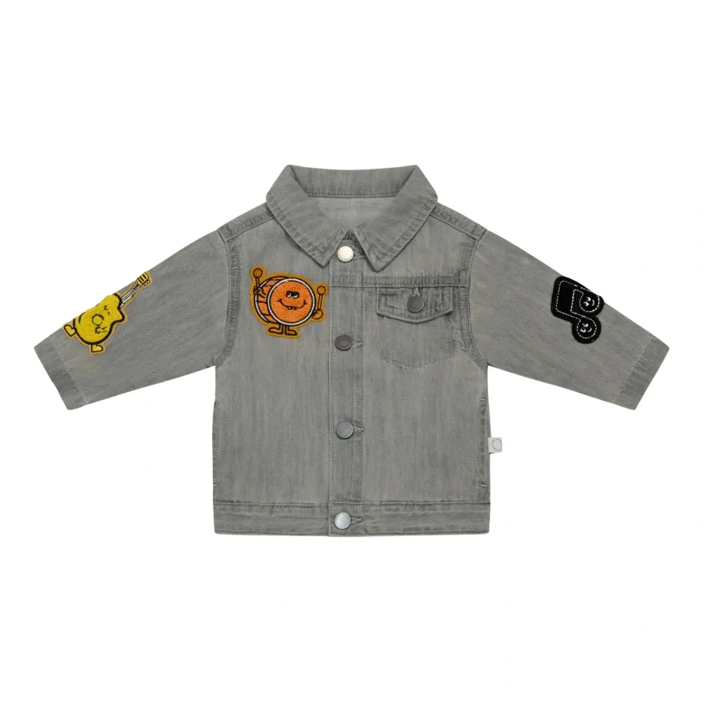 Рубашка с аппликацией в виде музыкальных мотивов Рубашка с аппликацией в виде музыкальных мотивов