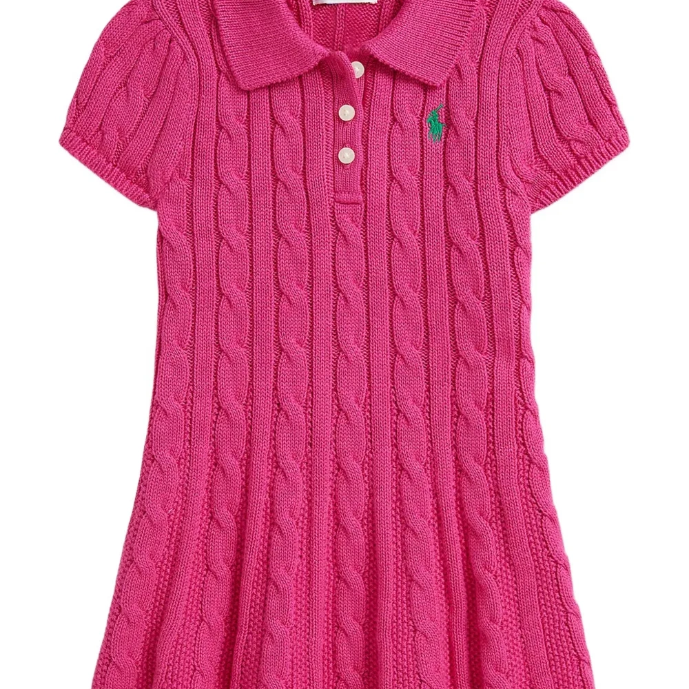 Платье с косами и воротником поло