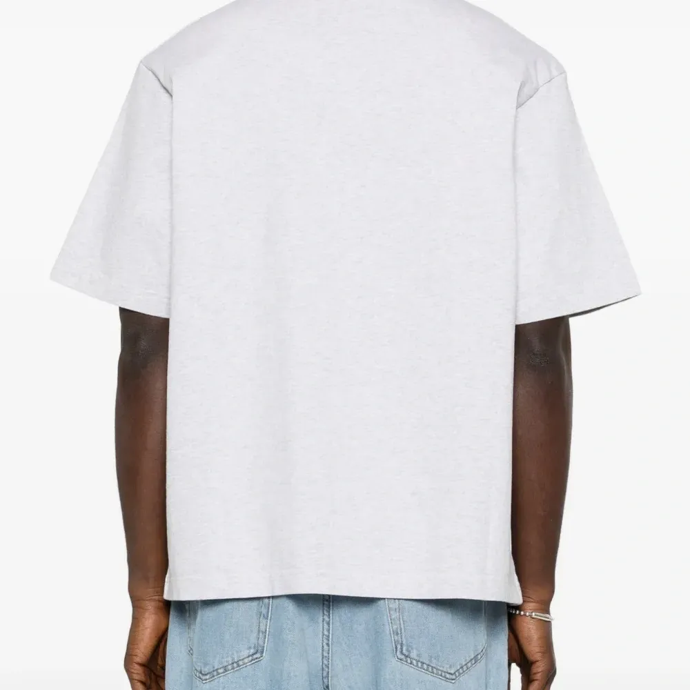 Футболка свободного кроя с круглым вырезом