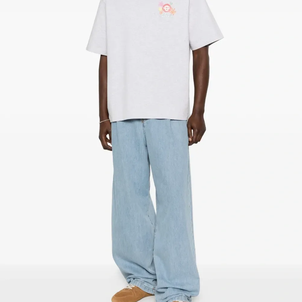 Футболка свободного кроя с круглым вырезом