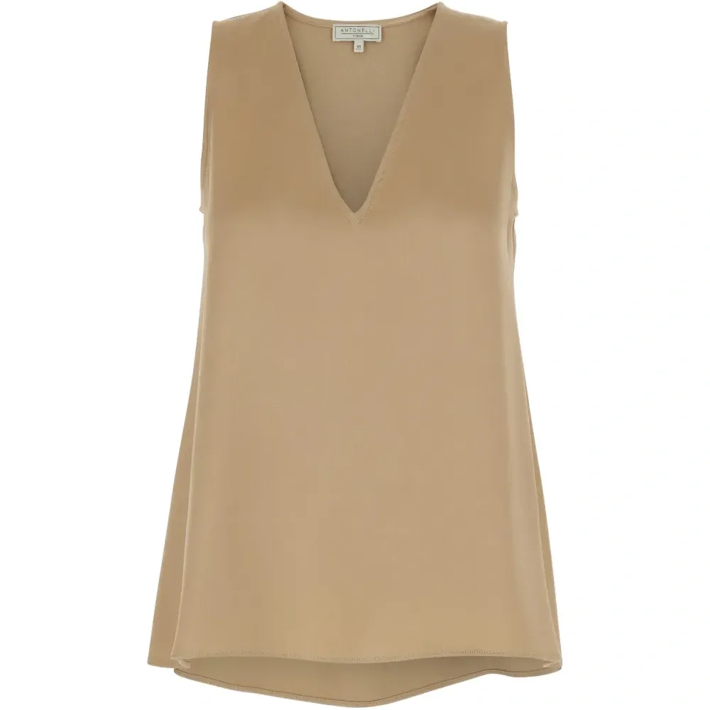 Блузка с V-образным вырезом