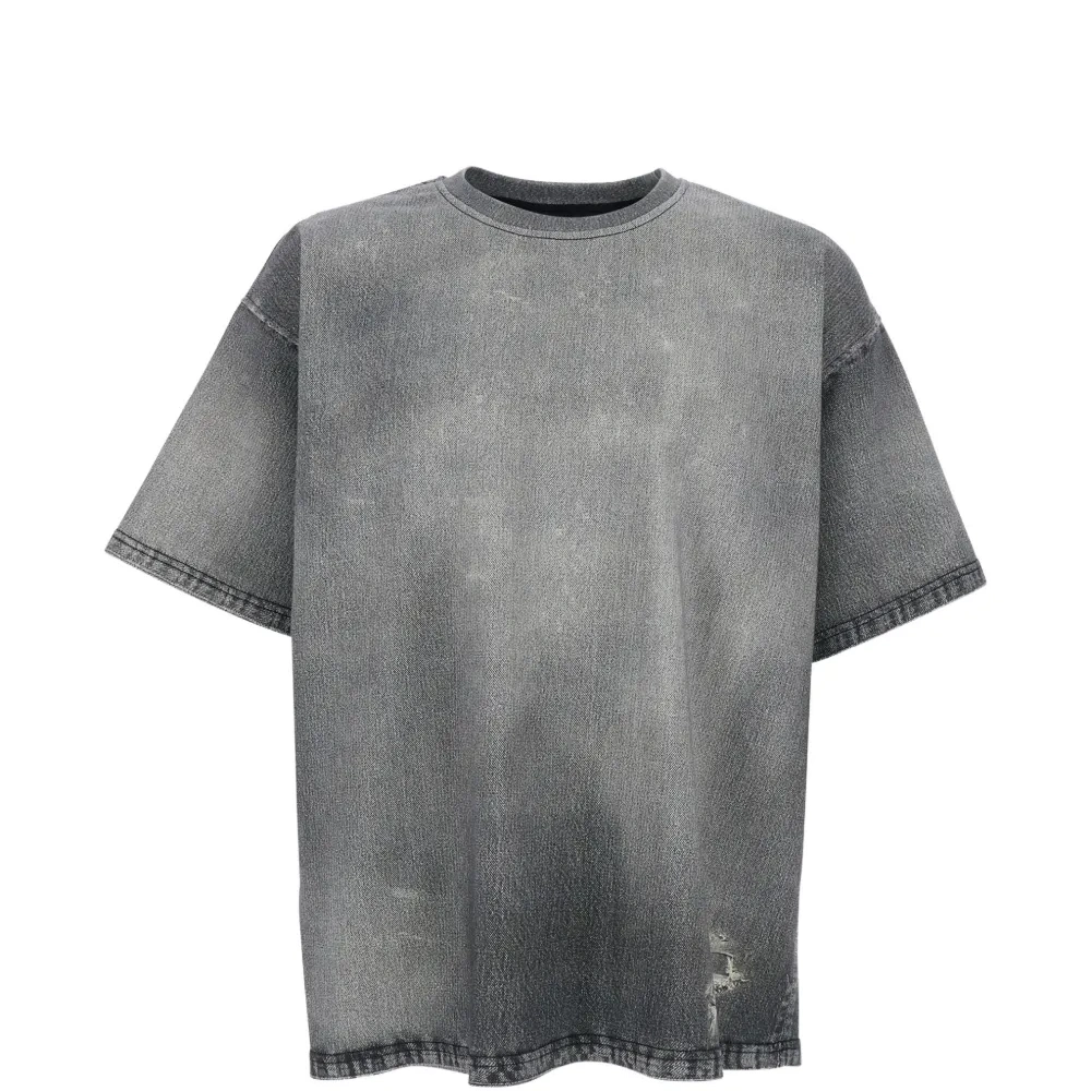 Футболка с искусственными потертостями