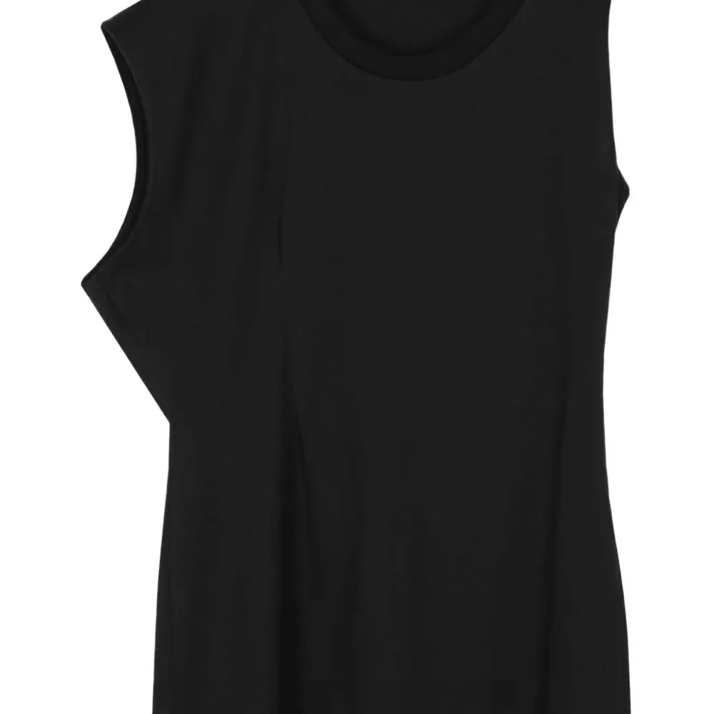 Футболка асимметричного кроя