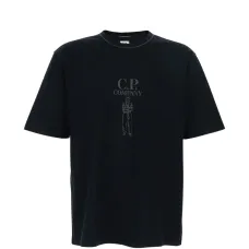 Футболка с вышитым логотипом