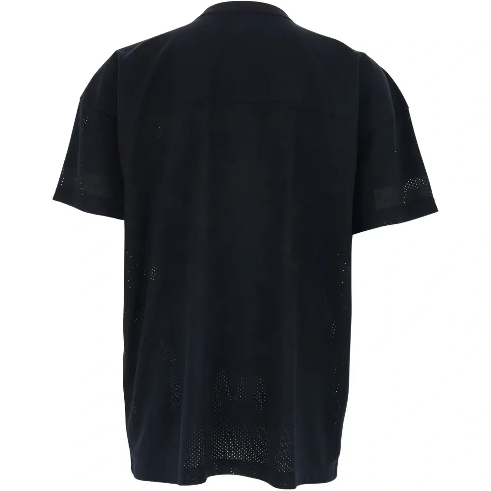 Футболка с V-образным вырезом